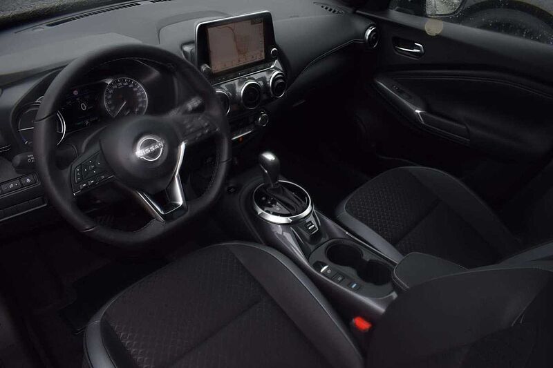 Nissan Juke 1.6 Hybrid N-Connecta Navi/Winter