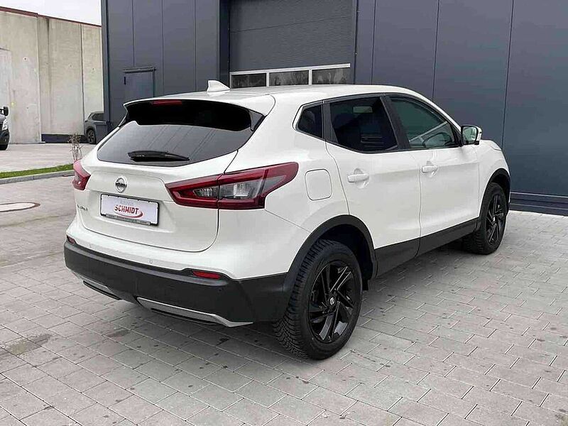 Nissan Qashqai 1.3 DIG-T DCT N-Connecta LED/Winter